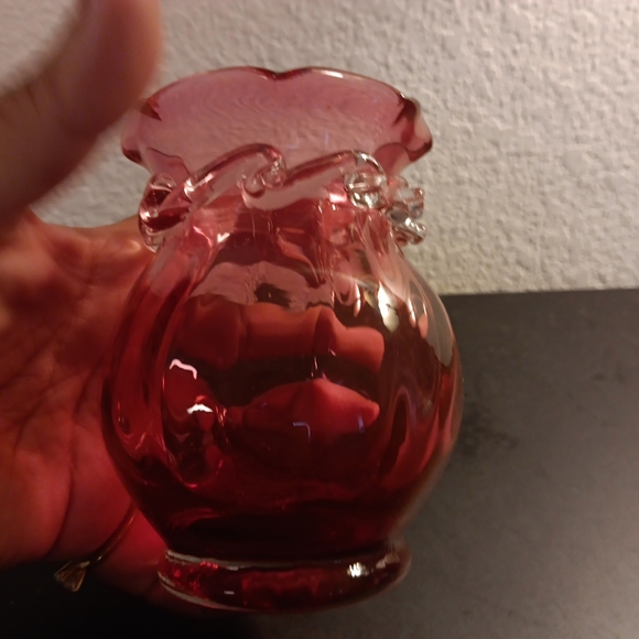 VTG Pilgrim Cranberry Glass 5" Miniature Vase with Applied Rigaree. - Picture 1 of 6